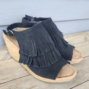 Minnetonka Size 7‎ Black Fringe Summer Wedges